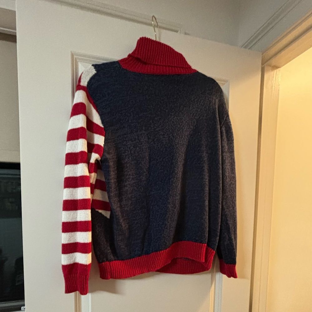 Mountain Lake Star Sweater (M) - Picture 2 of 3